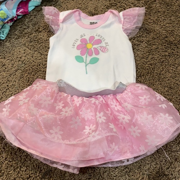 Baby Outfits - Picture 2 of 2
